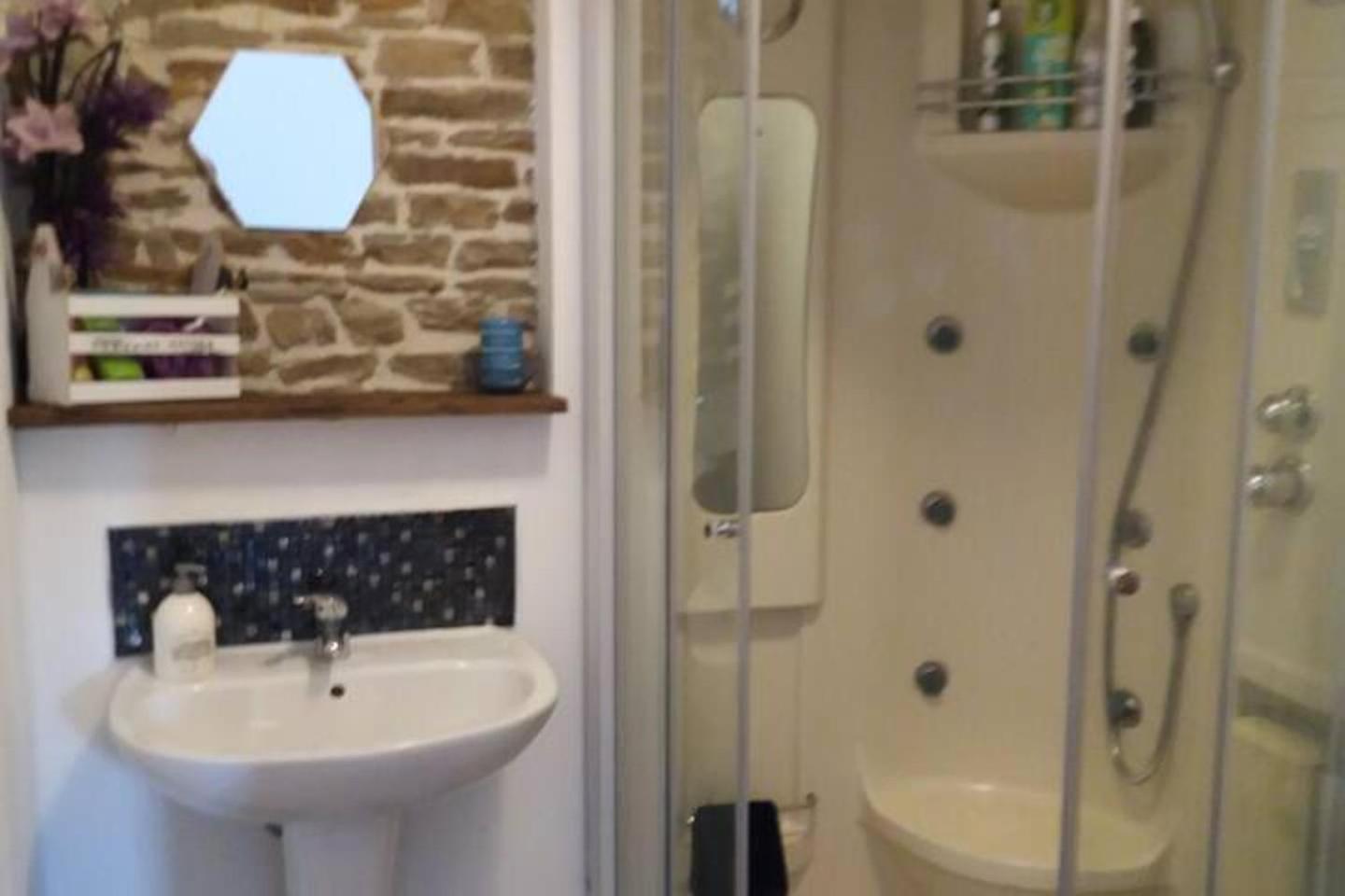 Mortain-Bocage - 2-Bed Wisteria Cottage - Sleeps 4 Notre-Dame-du-Touchet Exterior foto