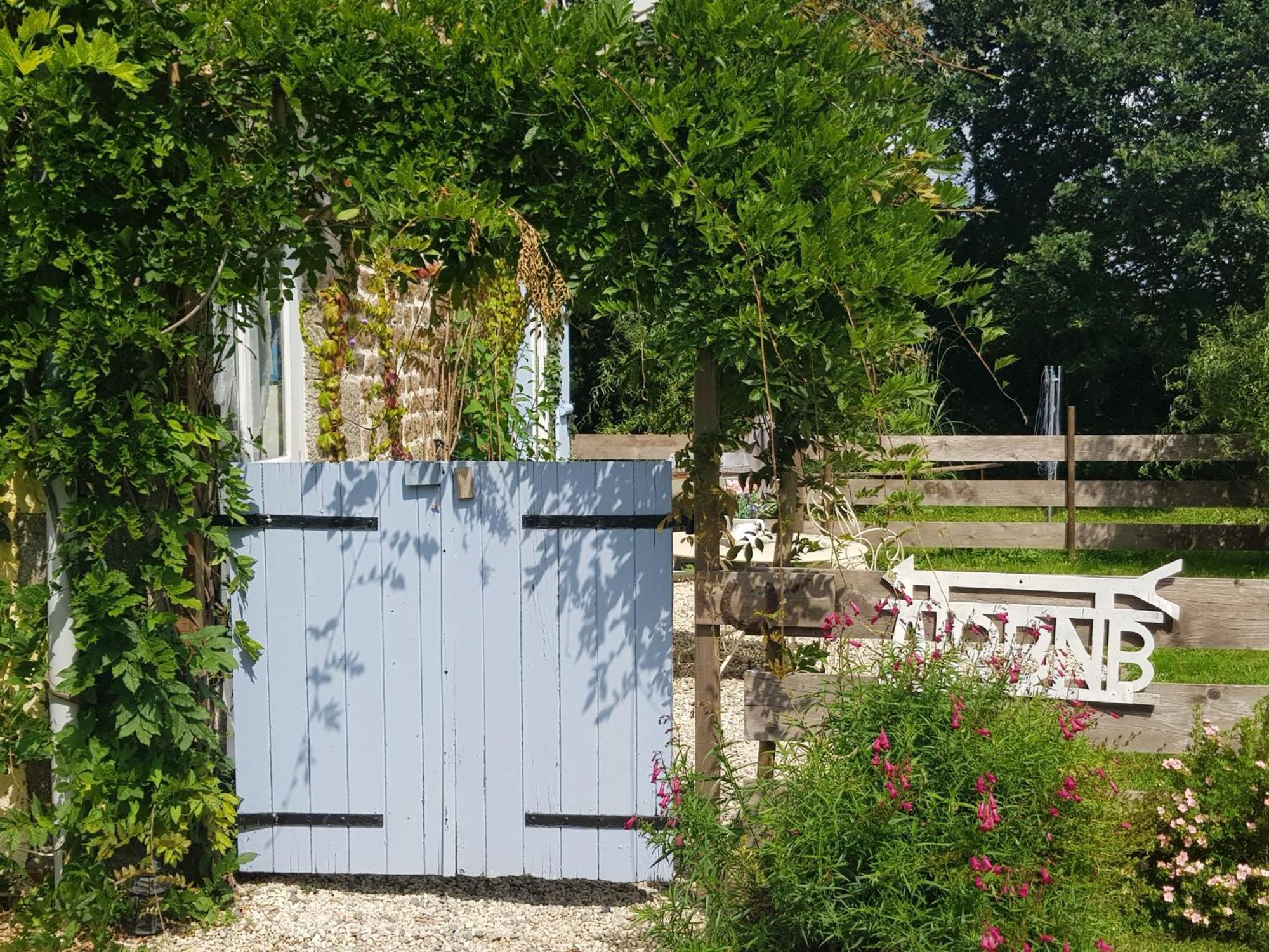 Mortain-Bocage - 2-Bed Wisteria Cottage - Sleeps 4 Notre-Dame-du-Touchet Exterior foto